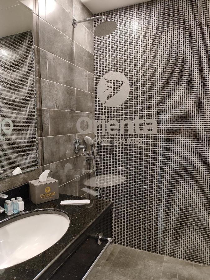 Orienta Hotel Gyumri Extérieur photo
