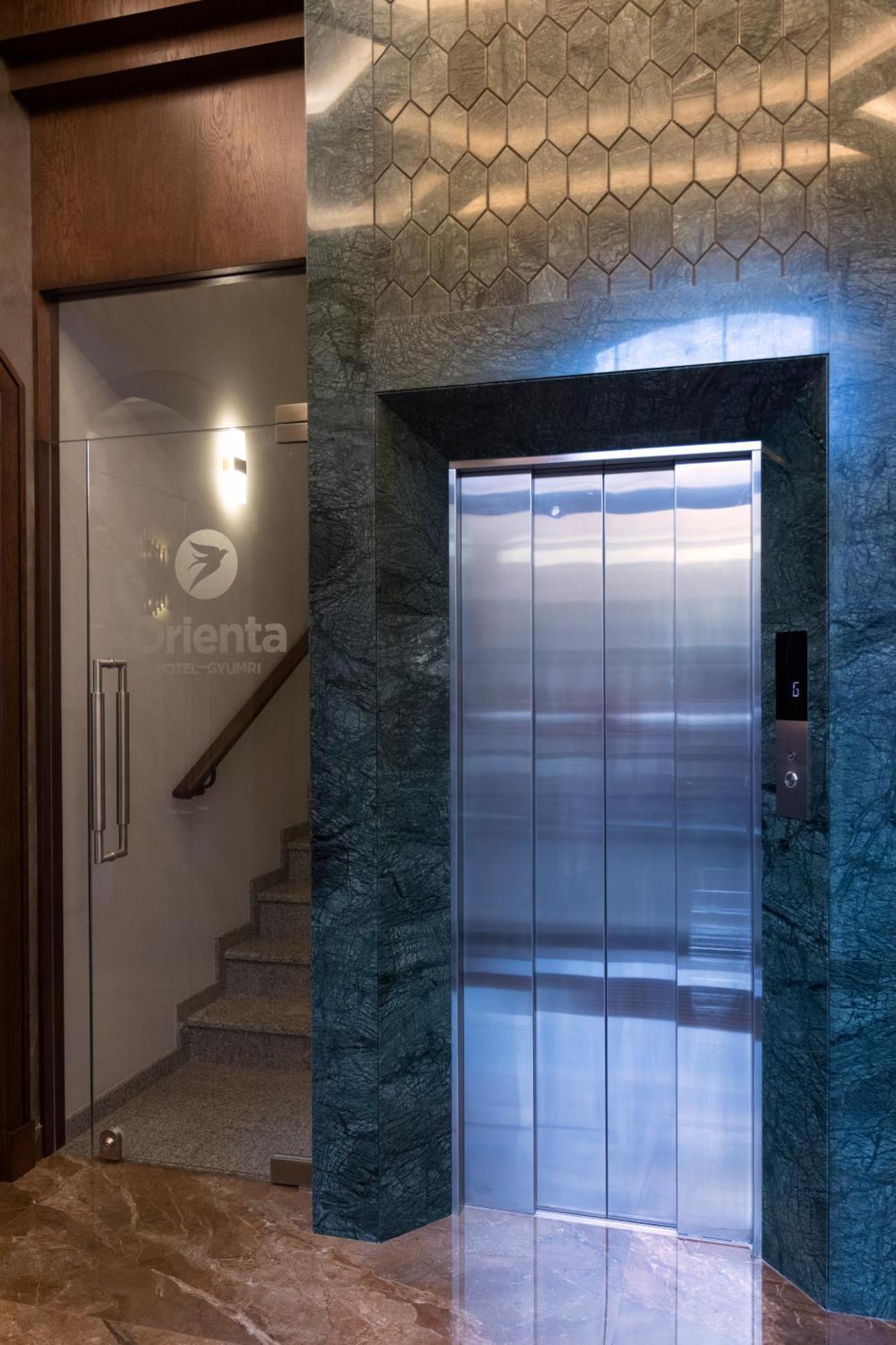 Orienta Hotel Gyumri Extérieur photo